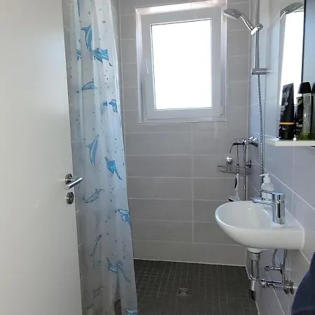 Schoene Drei Zimmerwohnung דירה *