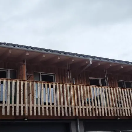 Schoene Drei Zimmerwohnung