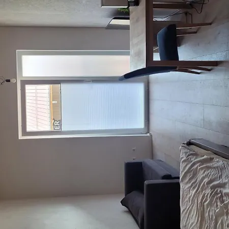 Schoene Drei Zimmerwohnung 아파트 *