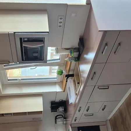 Schoene Drei Zimmerwohnung *