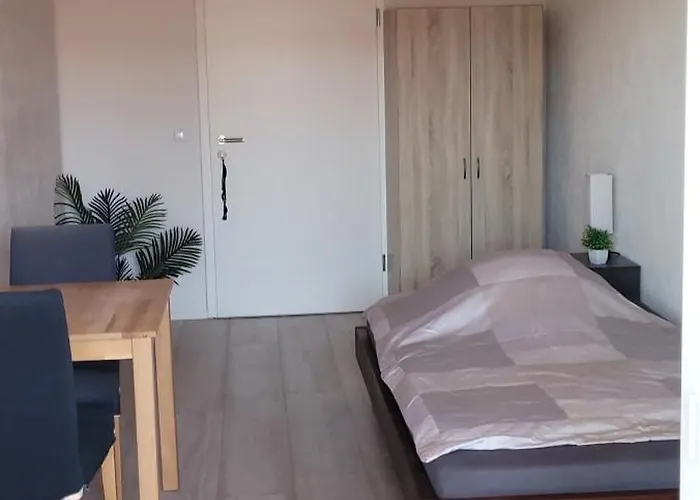 Schoene Drei Zimmerwohnung